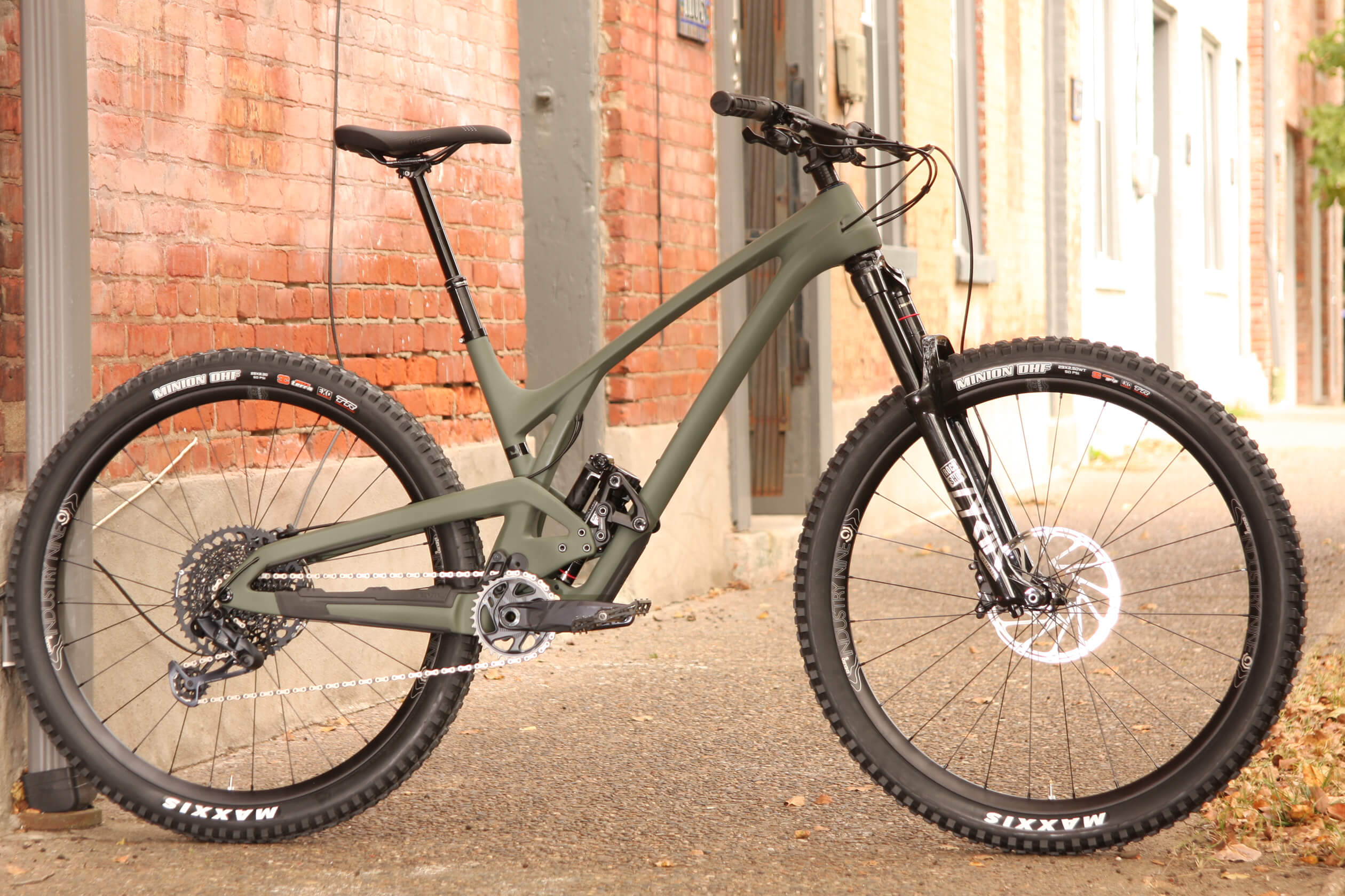 Evil The Offering LS Complete Bike GX/I9 Build Absinthe